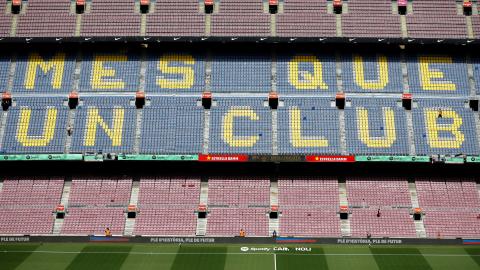 Vista de las gradas vacías del Camp Nou en Barcelona.