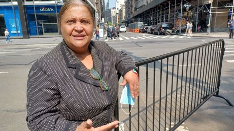 La dirigente comunitaria dominicana Nilda Báez describe, que luego de la pandemia, los ancianos quedaron muy "golpeados" en la ciudad.