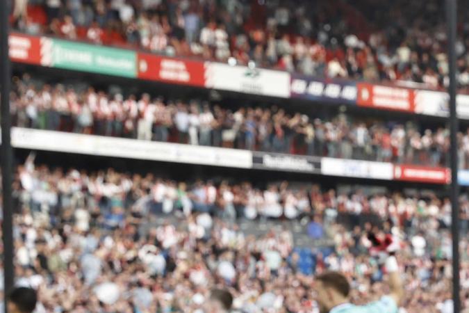 Santiago Giménez se coronó campeón de la Eredivisie.