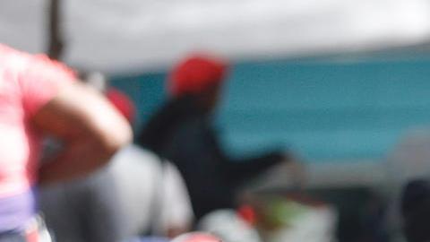 Migrantes se mantienen en campamento de la Ciudad de México pese a intento de desalojo