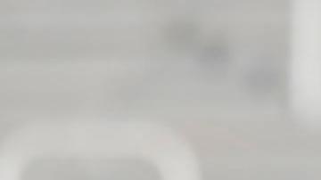 Daniel Bameyi disputa un balón con el italiano Cesare Casadei en el Mundial Sub-20.