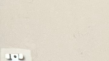 La inquilina mexicana Julia Cabrera, quien vive en Jackson Heights, asegura que la renta ya la tiene ahorcada