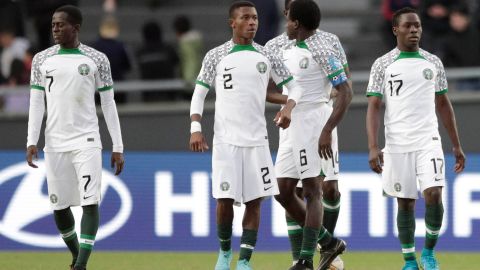 Jugadores de Nigeria en el encuentro ante Brasil celebrado en el estadio Diego Armando Maradona en La Plata, Argentina.