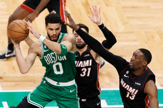 Quieren hacer historia: Los Boston Celtics van por la remontada de la serie tras nueva victoria ante el Miami Heat