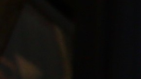 El cantante Chyno Miranda junto a la madre de su hijo.