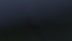 Canelo Álvarez mandó a John Ryder (atrás) a la lona en el quinto round.