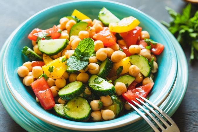 Ensalada de garbanzos y vegetales