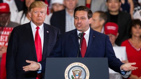 Ron DeSantis se defiende de Trump, quien lo acusó de mal manejo de la pandemia: "Toda su familia se mudó a Florida durante mi mandato"