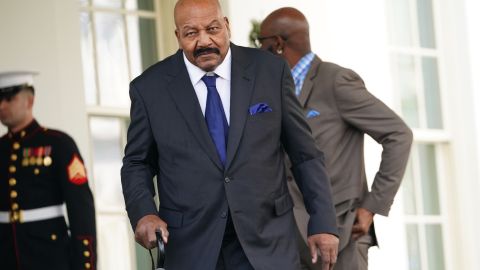 Jim Brown, exjugador de la NFL.