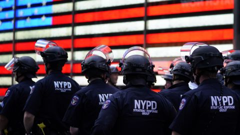 Fotógrafo de prensa de Nueva York fue arrestado mientras estaba en una protesta