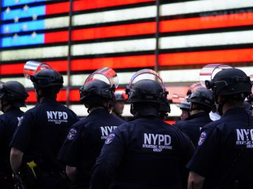 Fotógrafo de prensa de Nueva York fue arrestado mientras estaba en una protesta
