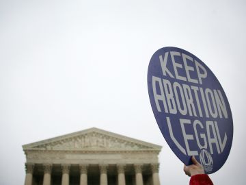 La prohibición del aborto entraría en vigor cuando el gobernador de Nebraska, Jim Piller, la firme.