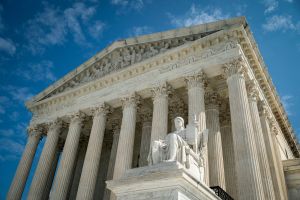 La Corte Suprema desestima petición de republicanos de mantener el Título 42
