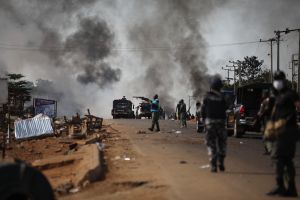 Ataque contra convoy diplomático de Estados Unidos deja al menos cuatro muertos al sur de Nigeria y secuestraron a tres personas de otro vehículo