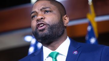 Congresista afroamericano cuestiona aviso de la NAACP sobre Florida: Dice que es una alerta "estúpida"