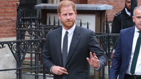 El príncipe Harry, duque de Sussex, deja las Cortes Reales de Justicia el 30 de marzo de 2023 en Londres.