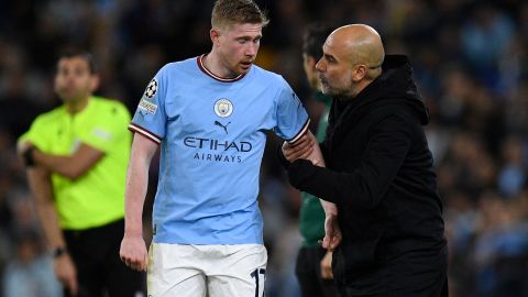 Kevin De Bruyne y Pep Guardiola.