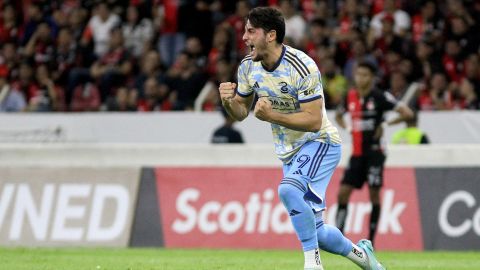 Julián Carranza durante un encuentro de la Concacaf Liga de Campeones ante Atlas.