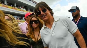 Tom Cruise con Shakira durante el Gran Premio de Miami de la Fórmula 1