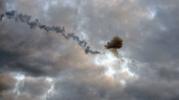 "Escombros de misiles" rusos provocaron daños en Kiev.