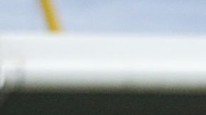 Jugadores del Milan charlando con sus hinchas en el estadio.