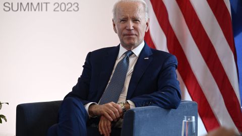 Biden recibió una actualización sobre el estado de las negociaciones, que se habían topado con problemas en las últimas horas.