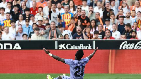 Vinicius Jr. encaró a los aficionados del Valencia.