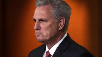 Congresista republicano apoyaría expulsión de McCarthy de la vocería de la Casa de Representantes por acuerdo sobre el techo de la deuda