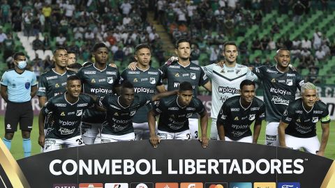 Los jugadores del Deportivo Cali esperan respuesta de la directiva.