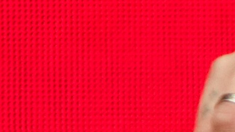 Jackson (L) y Patrick (R) Mahomes celebran luego del triunfo de Kansas City Chiefs en el Super Bowl LVII.