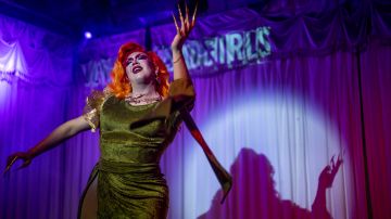 Juez federal decidirá si prohibición de shows de cabaret en lugares públicos en Tennessee es ilegal o no