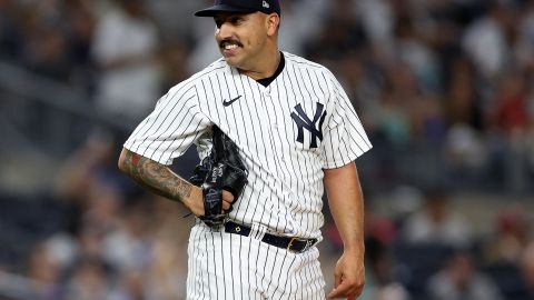 Néstor Cortés sonríe durante un encuentro ante Minnesota Twins.