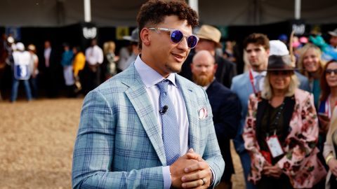 Patrick Mahomes durante el Kentucky Derby 149 en 2023.