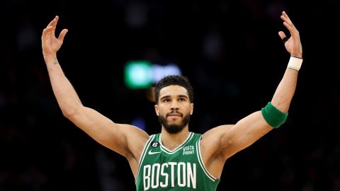 Jayson Tatum celebra el triunfo sobre Philadelphia 76ers y sus 51 puntos.