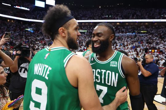 Cesta de Derrick White con 0.1 segundos mandó a Celtics a forzar el juego siete de la Final de Conferencia en la NBA ante Heat [Video]