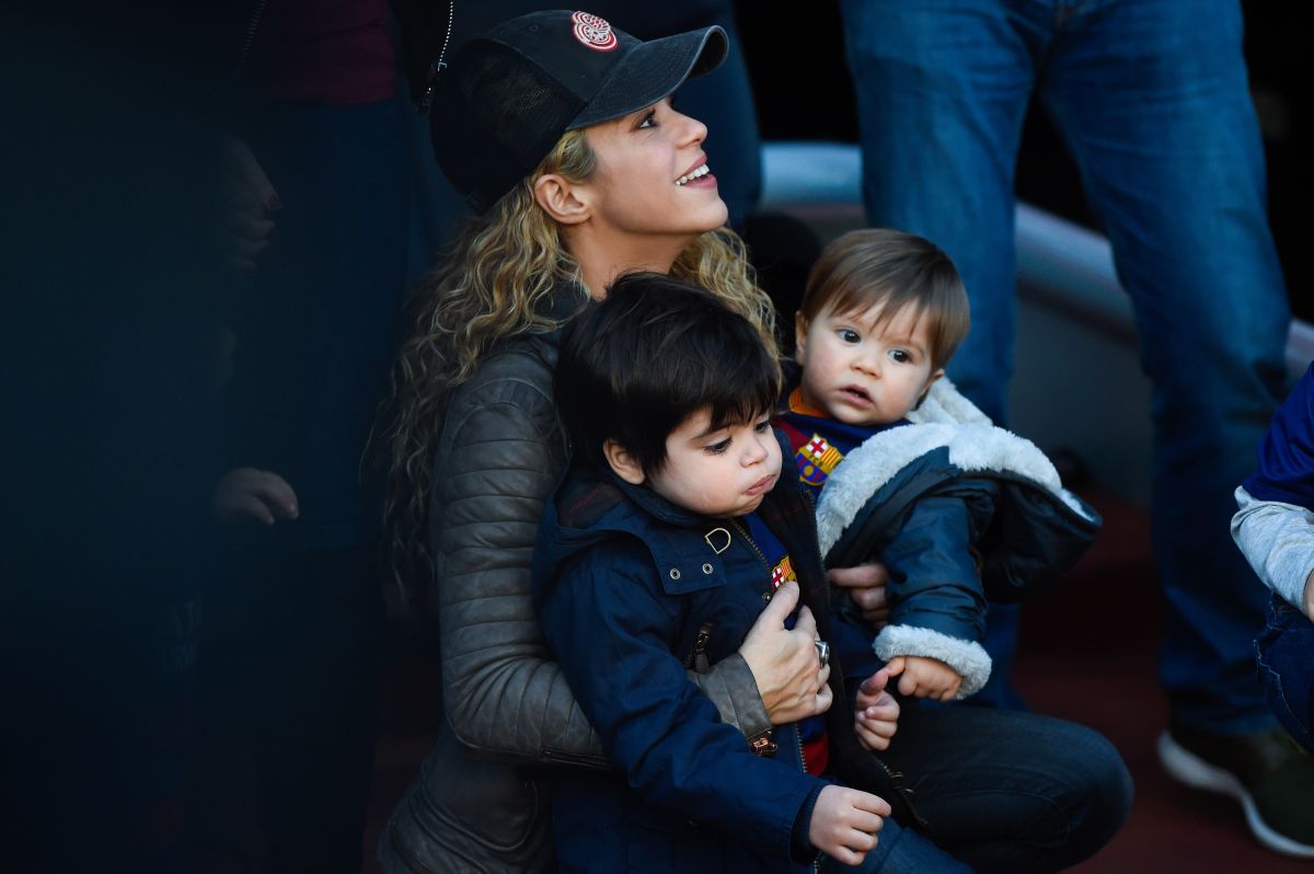 Shakira moves her fans after singing with her children Milan and Sasha: “They made me cry”