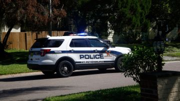 Hombre es arrestado luego de chocar su vehículo contra una iglesia en Florida