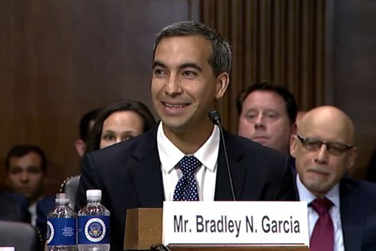 Juez Bradley García hace historia como el primer latino en Corte de Apelaciones de D.C. confirmado por el Senado