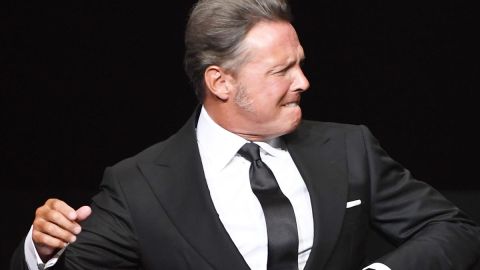 Aunque Luis Miguel es padre de tres hijos, todavía permanece soltero