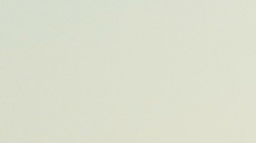 Sebastián Rulli y Ariadne Díaz en la serie "Más allá de ti" de ViX.