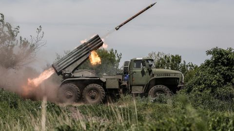 Las fuerzas ucranianas se mantienen cerca de la línea del frente en el Este de Ucrania en medio de la invasión de Rusia.