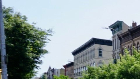 El clamor porque se legislen protecciones para los inquilinos llegó a Brooklyn