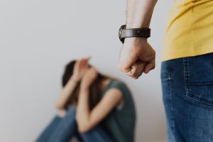 La neurociencia explica por qué muchas víctimas de violación no se defienden