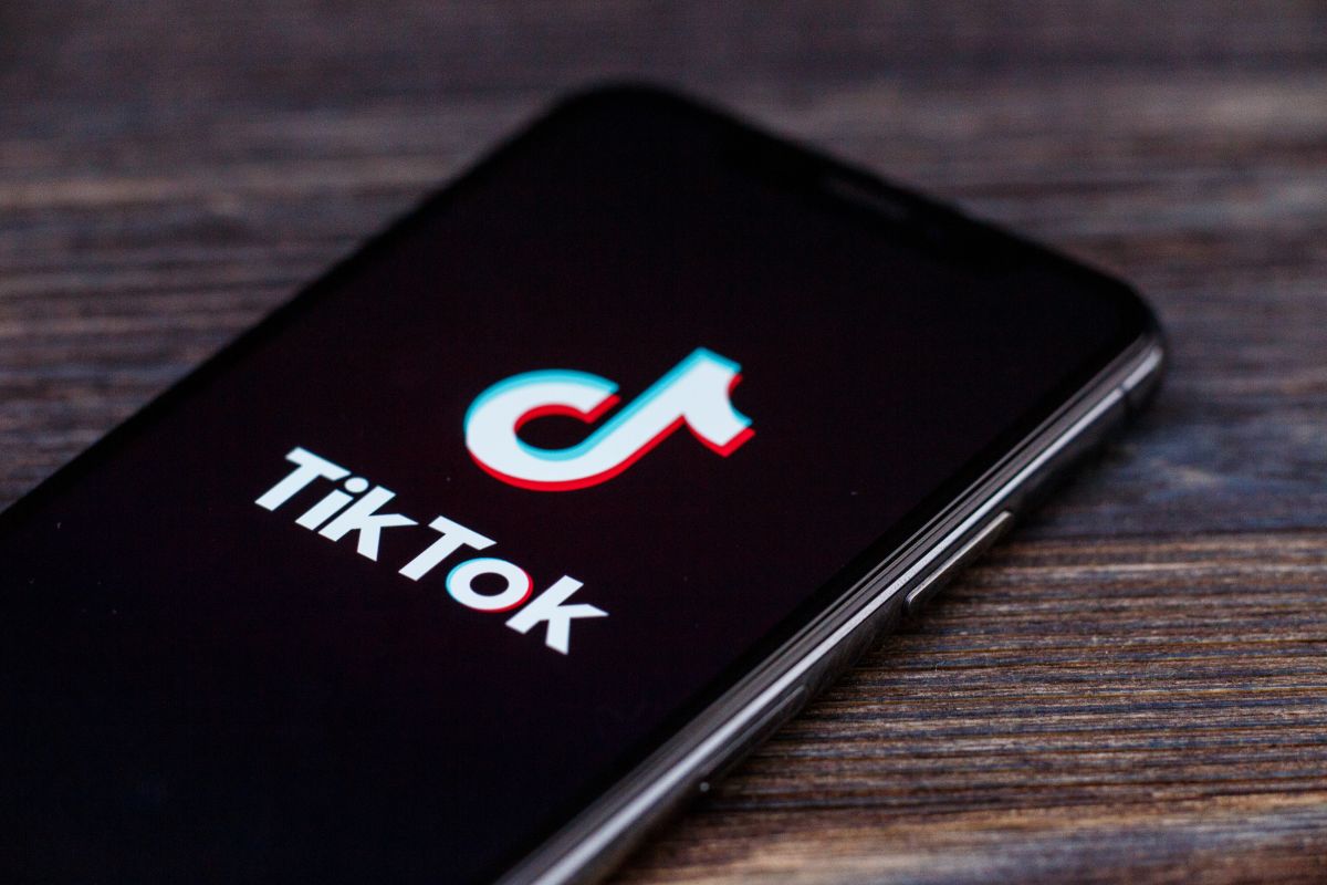 Company pays $100 an hour just to watch TikTok