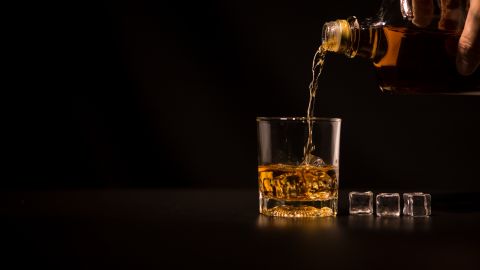 Vaso con whisky