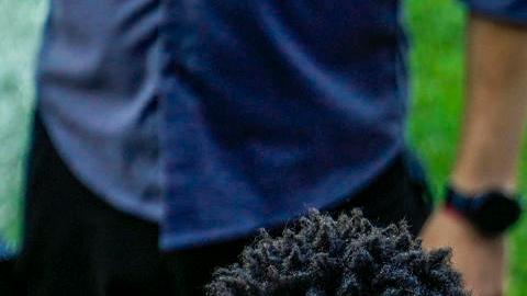 Vinícius Júnior durante la sesión de entrenamiento de la selección brasileña en la Ciudad Deportiva Dani Jarque, en Barcelona.