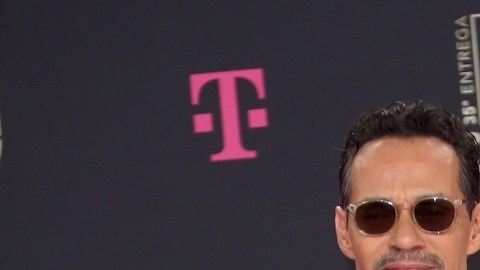 El cantante Marc Anthony y Nadia Ferreira anunciaron que ya se convirtieron en padres.