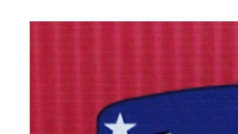 El de la izquierda es el escudo actual del Atlético de Madrid. A la derecha, el escudo anterior que volverá a partir de 2024