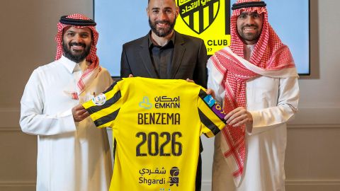 Karim Benzema presentado por el Al Ittihad.