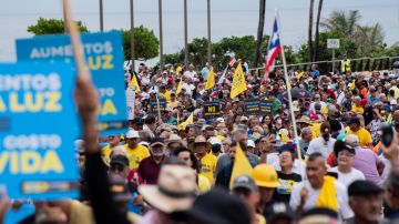 Protesta contra aumento en la factura de luz en Puerto Rico